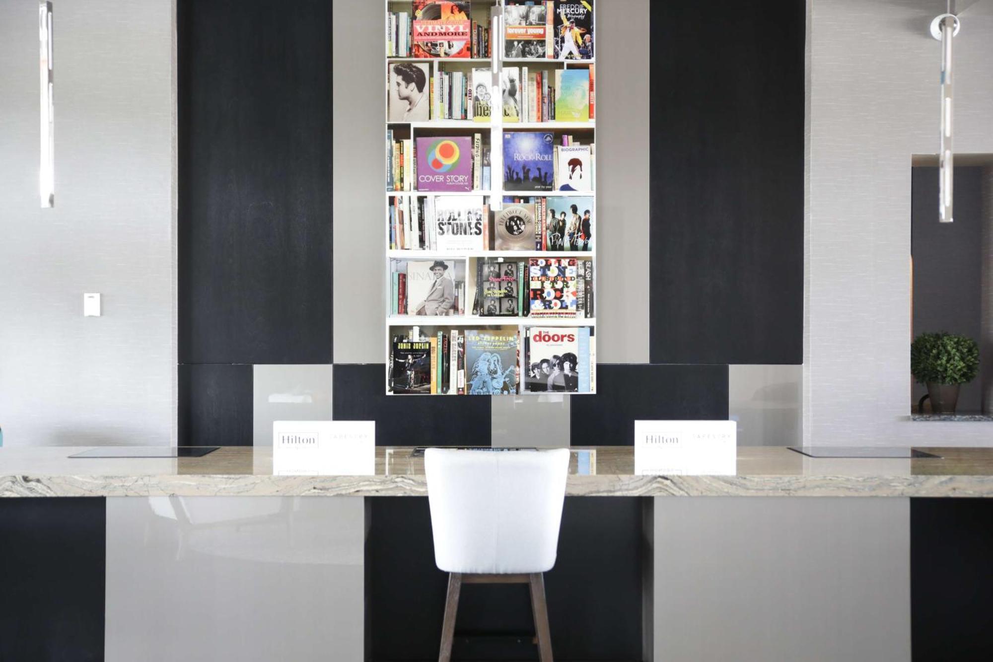 The Rewind West Des Moines, Tapestry Collection By Hilton Hotell Eksteriør bilde